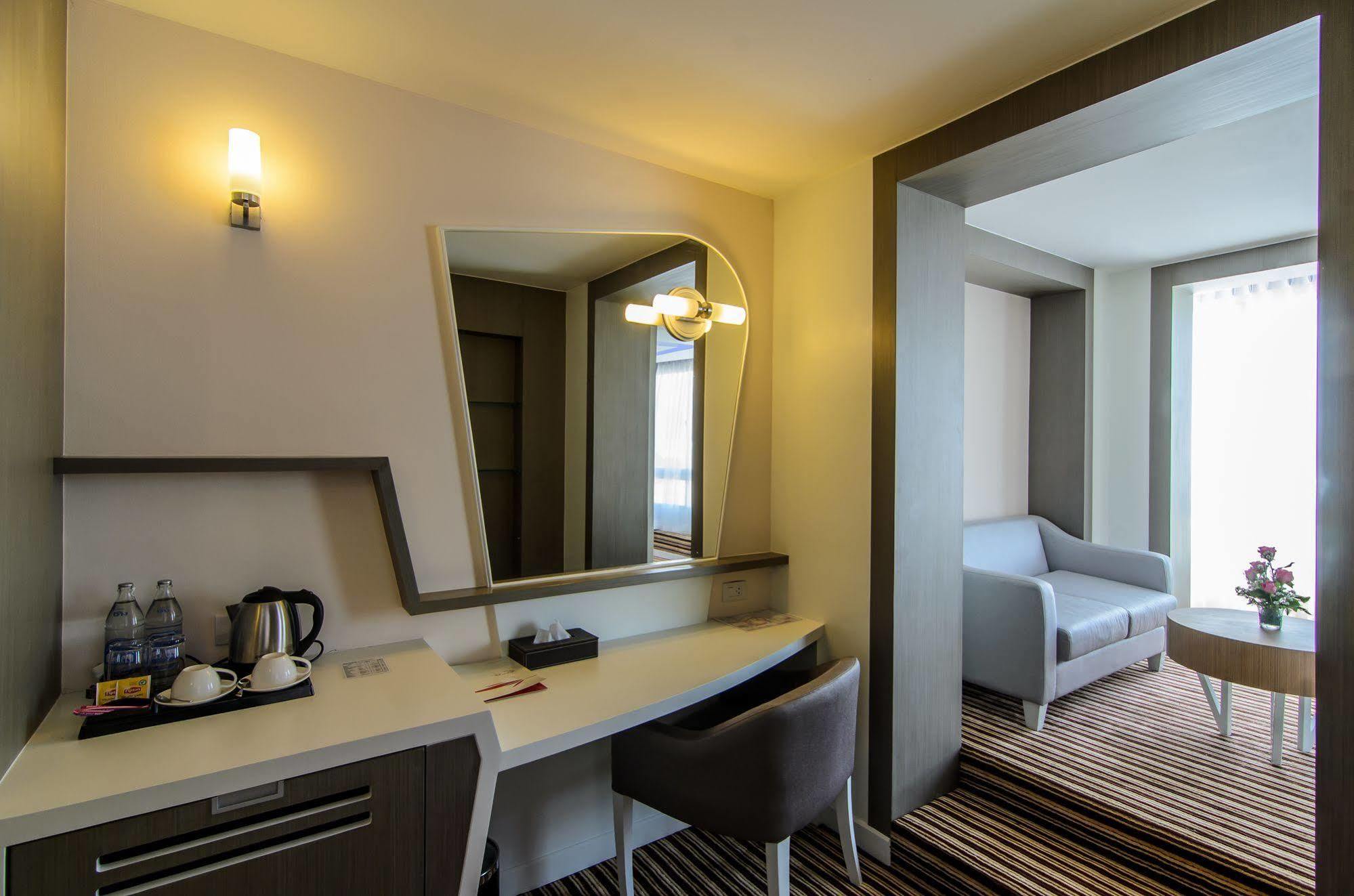 The Paradiso Jk Design Hotel Nakhon Sawan Εξωτερικό φωτογραφία