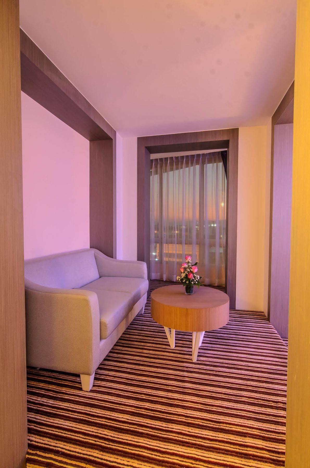 The Paradiso Jk Design Hotel Nakhon Sawan Εξωτερικό φωτογραφία