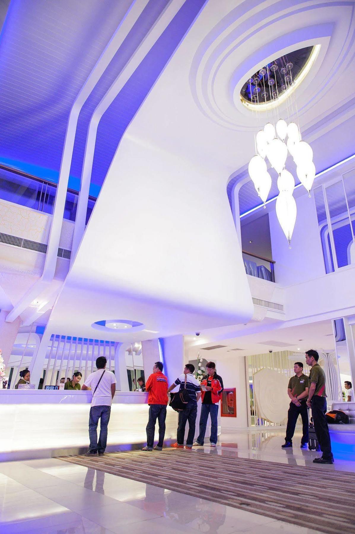 The Paradiso Jk Design Hotel Nakhon Sawan Εξωτερικό φωτογραφία
