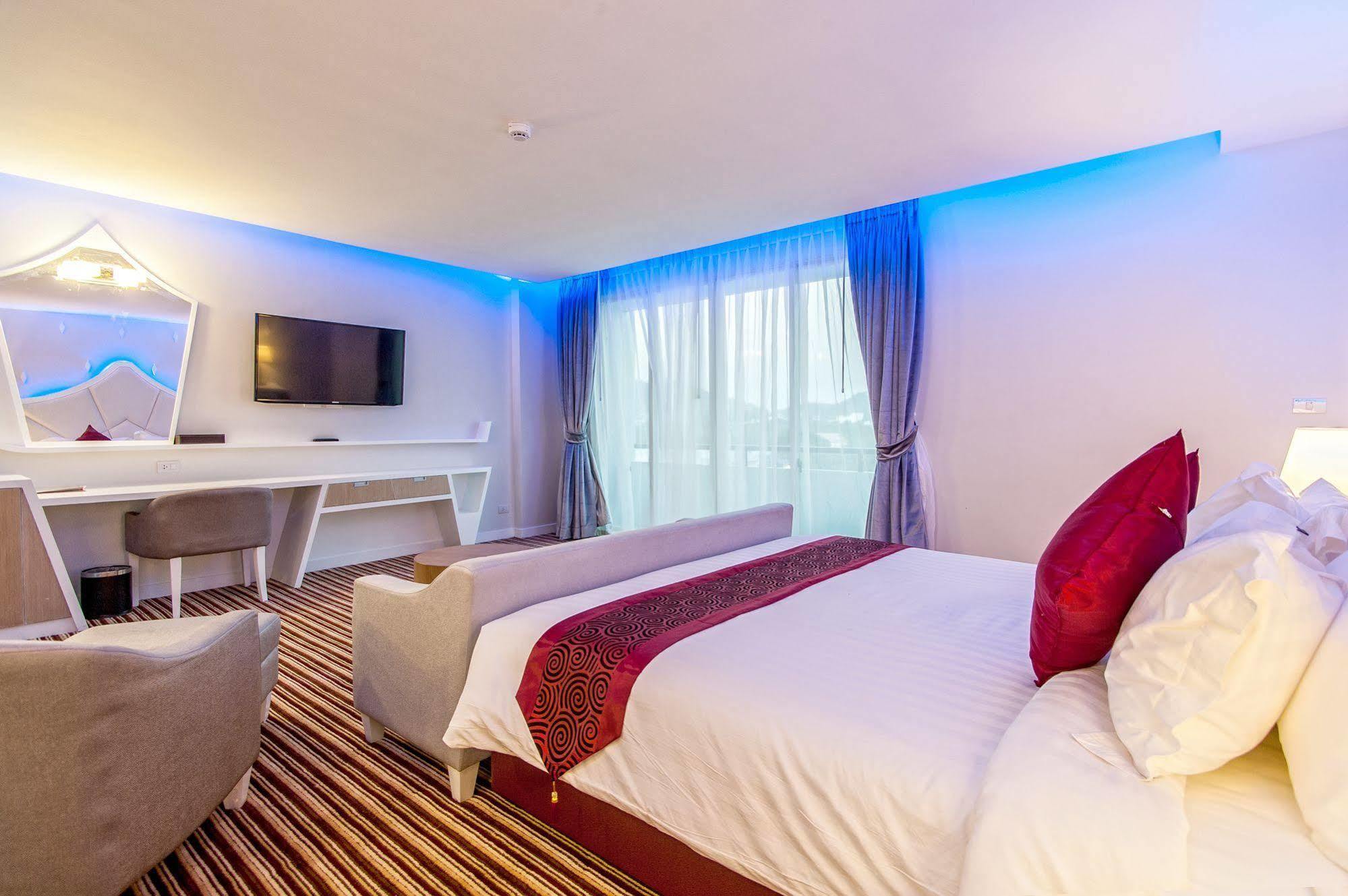 The Paradiso Jk Design Hotel Nakhon Sawan Εξωτερικό φωτογραφία